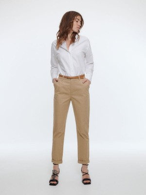 Reserved Chino trousers with belt Beżowe | MWARDXZ-19