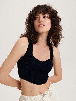 Reserved Crop top with asymmetric hem Czarne | IQZYUSD-20