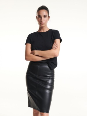 Reserved Faux leather skirt Czarne | OLFUPBK-76