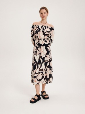 Reserved Patterned midi dress Kolorowe | SAZMLFC-67