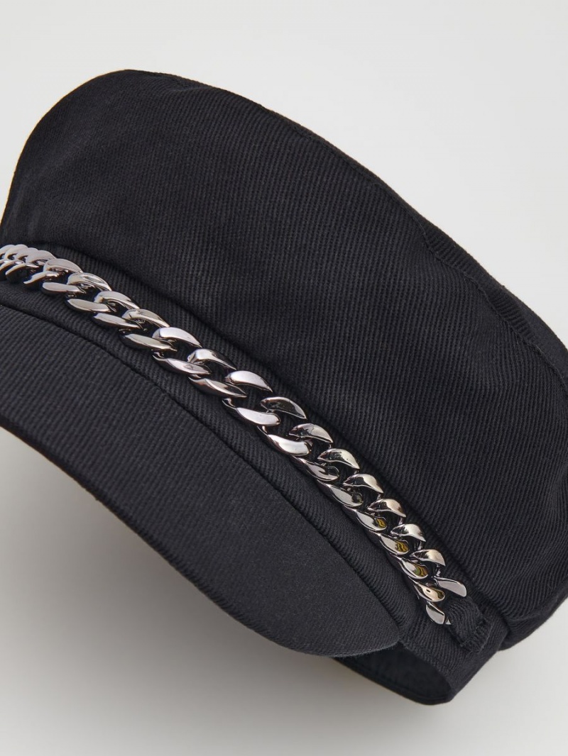 Reserved Baker boy hat with chain detail Czarne | NMRQJCX-03