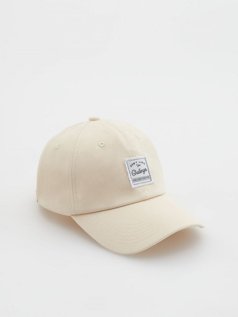 Reserved Baseball cap with patch Beżowe | XFAGLIO-90