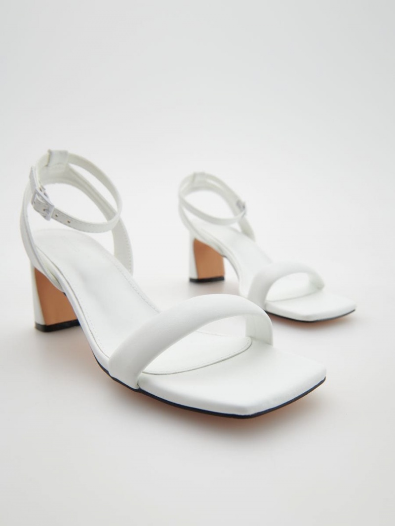 Reserved Block-heel sandals Białe | XGJYOCT-54