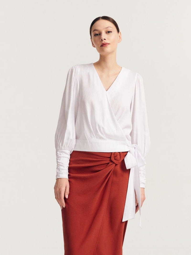 Reserved Blouse with fold-over front Białe | SKYOJRT-96