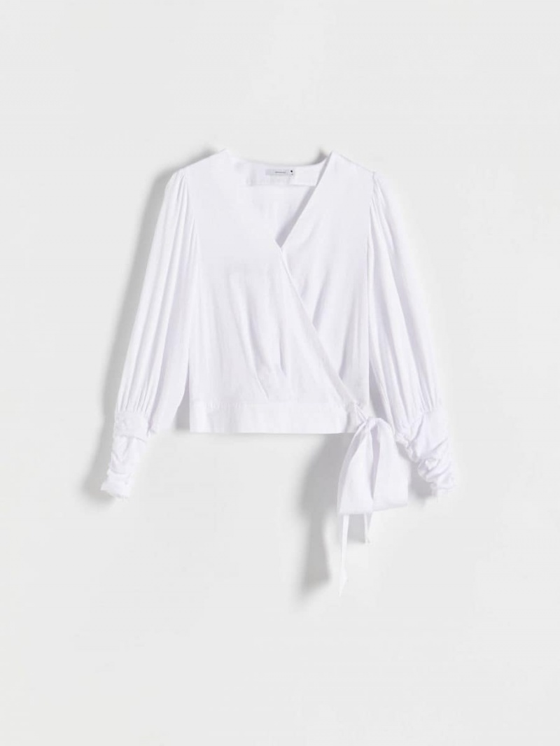 Reserved Blouse with fold-over front Białe | SKYOJRT-96