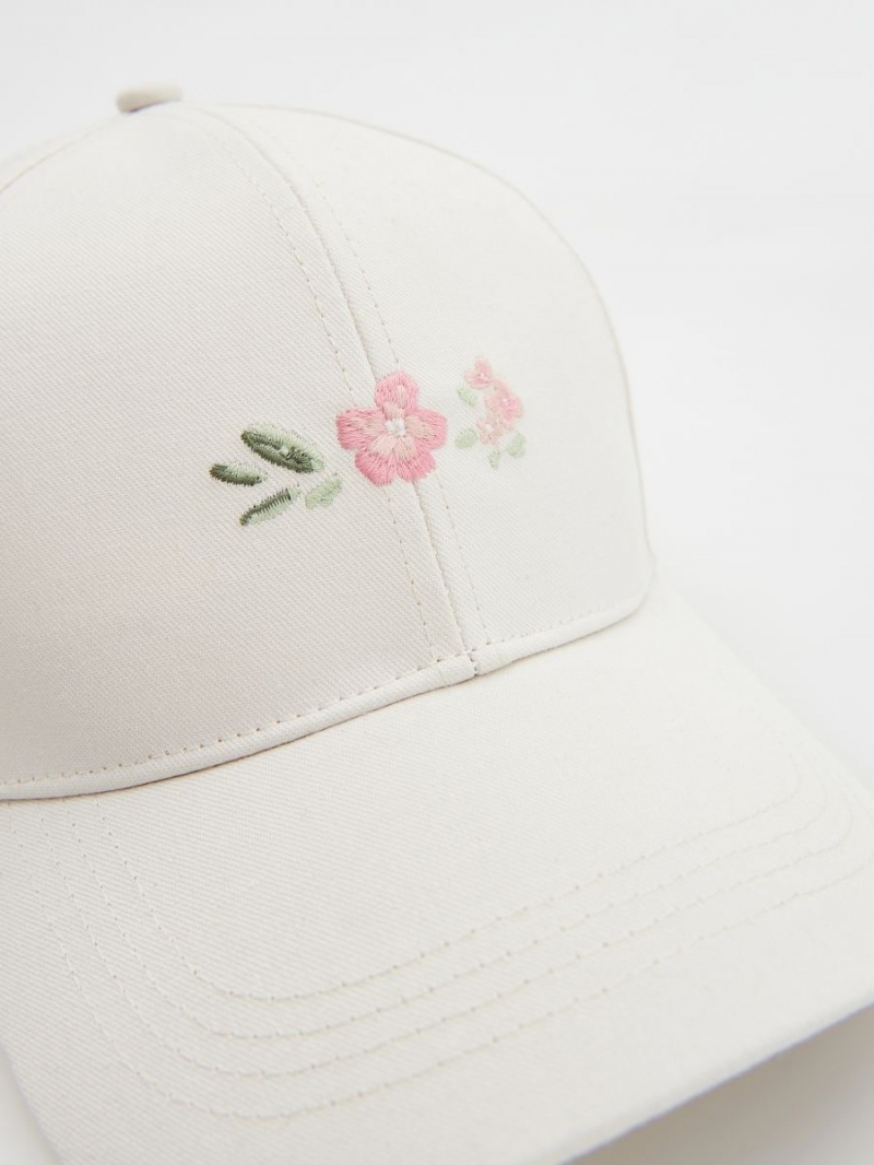 Reserved Cap Ivory | UCIKHXY-13