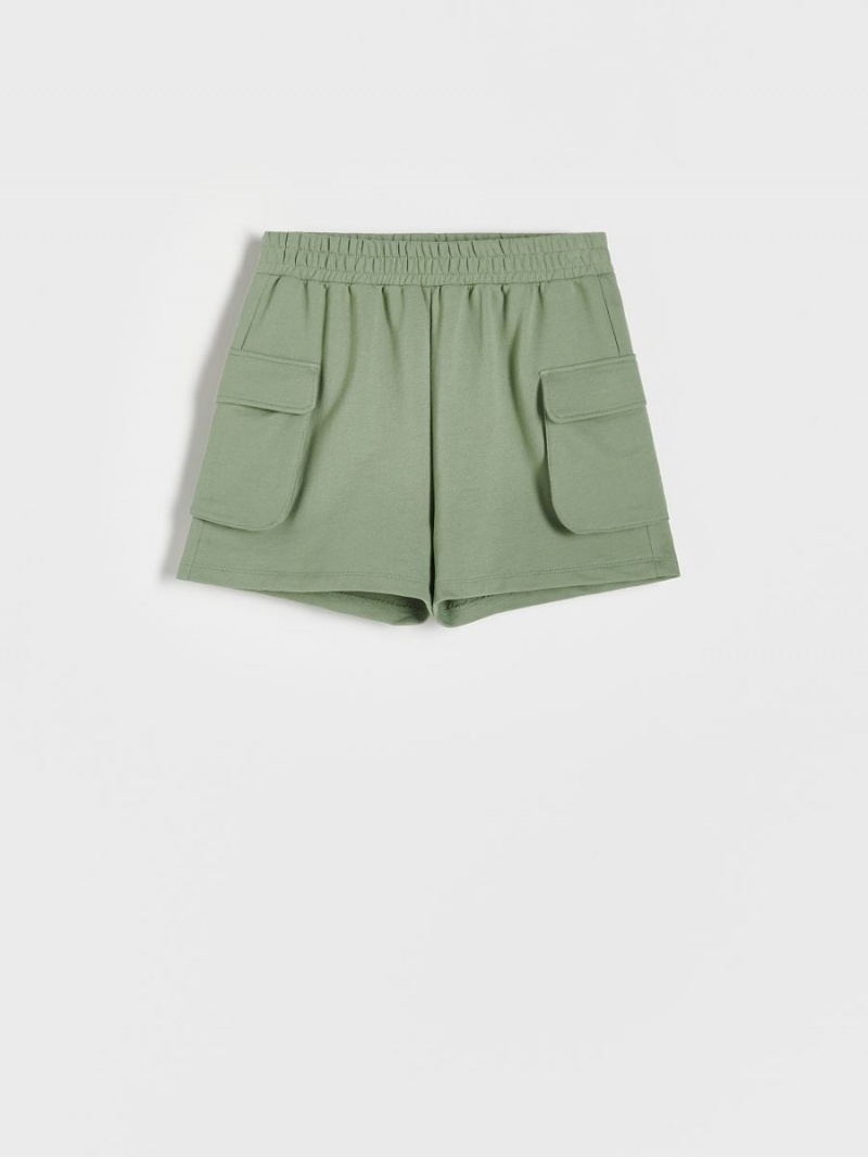 Reserved Cargo shorts Zielone | LISZBGV-82