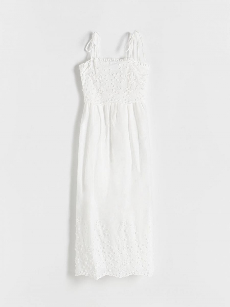 Reserved Maxi dress with embroidery detailing Ivory | KHVXEFA-20