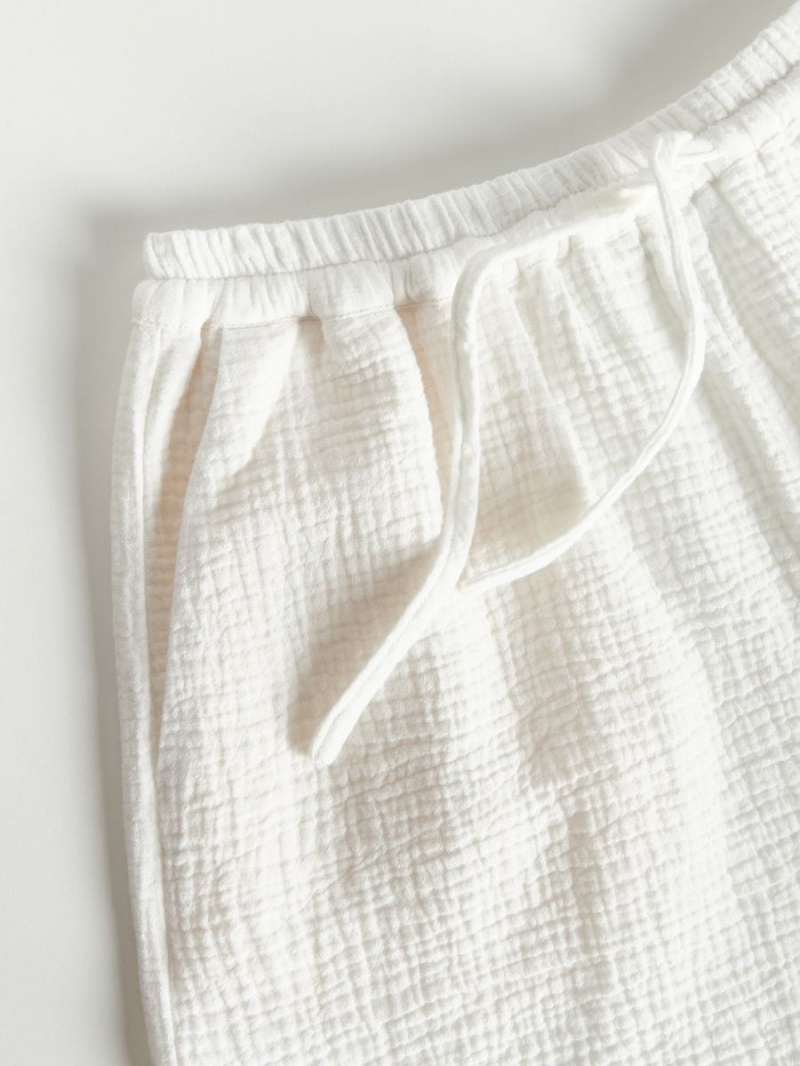 Reserved Muslin shorts Białe | BMOXYAT-63