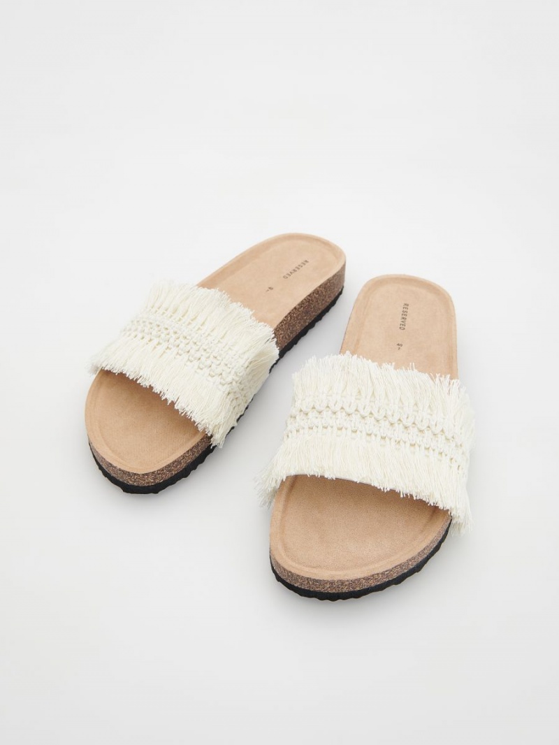 Reserved Płaskie sole sliders Ivory | AIQDTLX-84