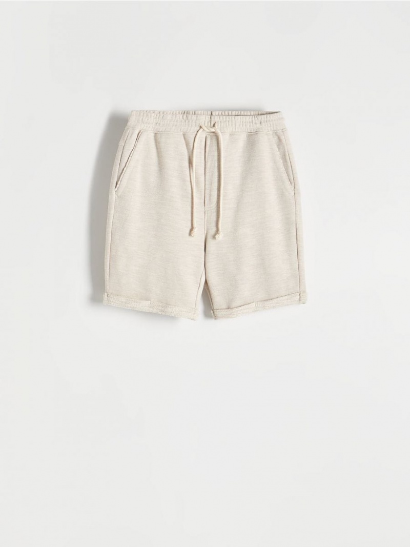 Reserved Regular shorts Beżowe | SVKFAJB-74