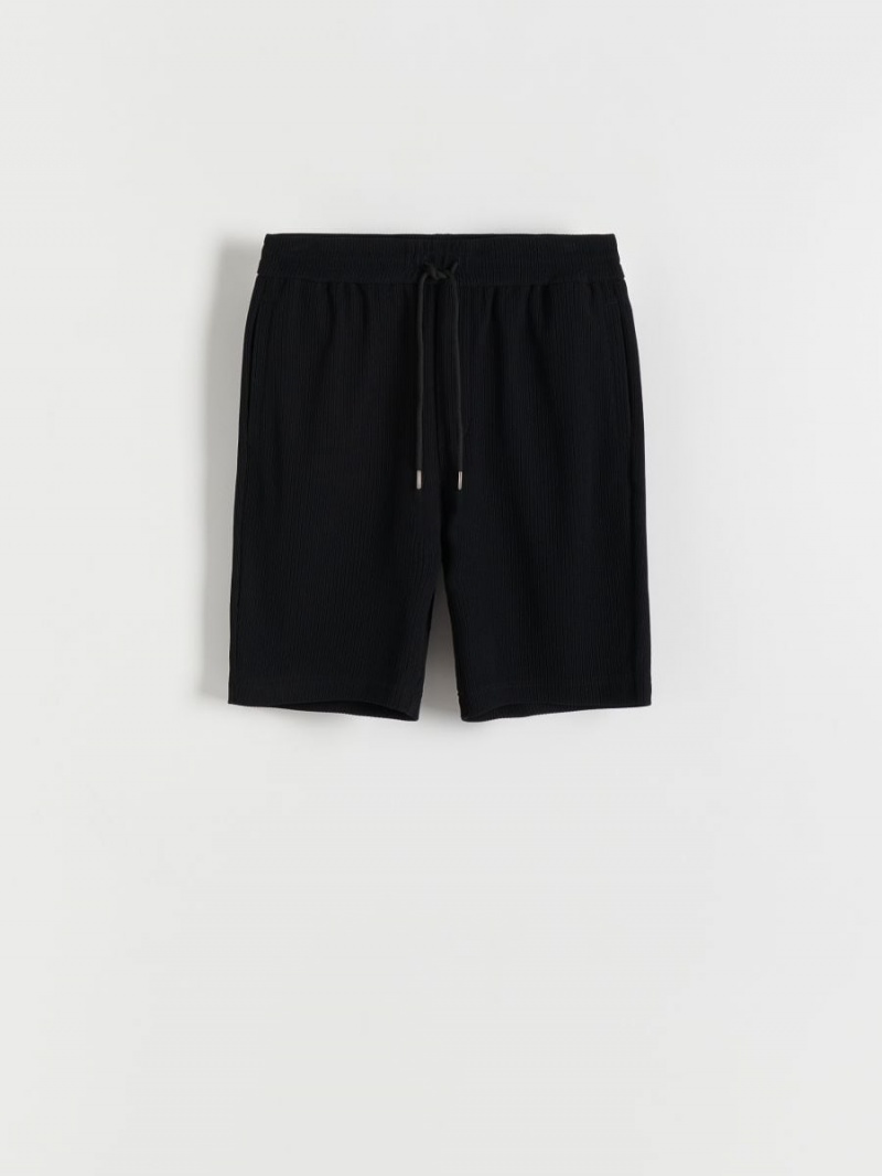 Reserved Regular shorts Czarne | KPXQNCD-27