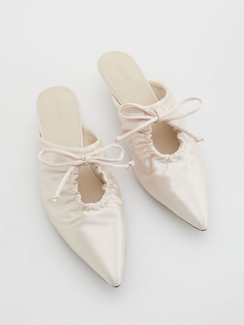 Reserved Satin pumps Ivory | OPIEKXH-20