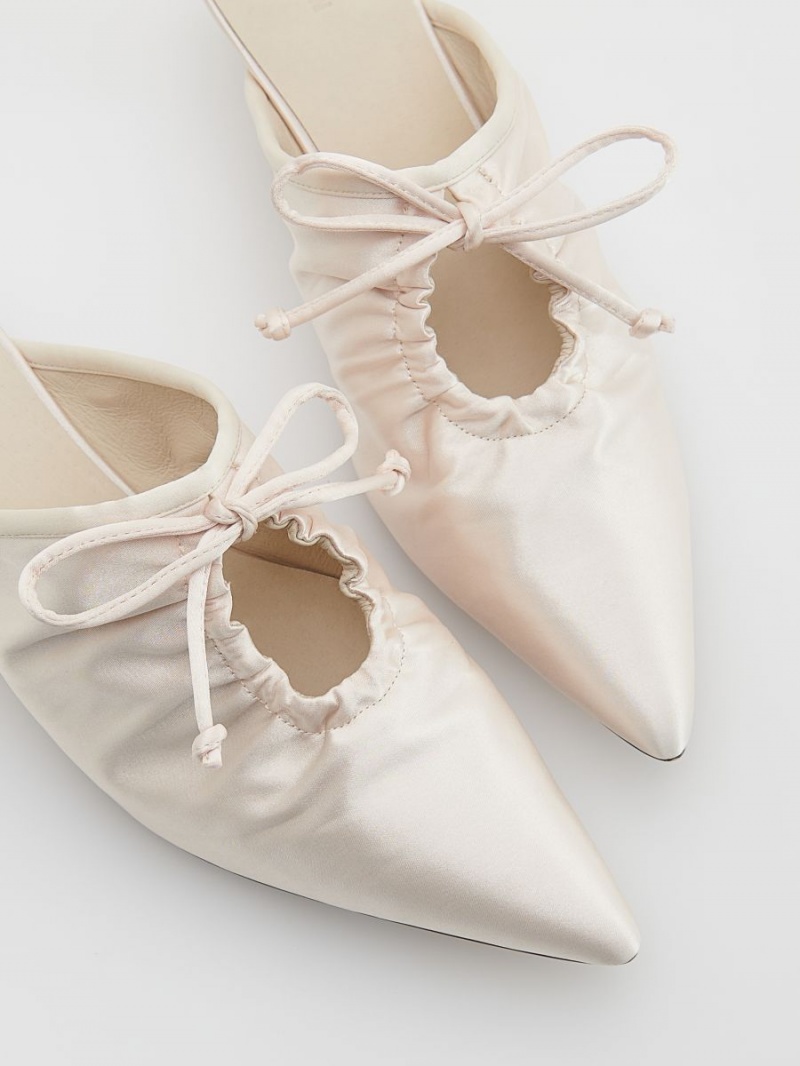 Reserved Satin pumps Ivory | OPIEKXH-20