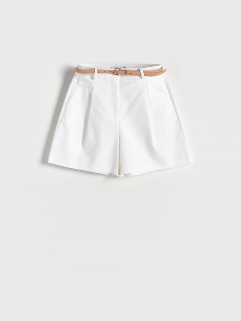 Reserved Shorts with faux leather belt Białe | ZGXSQFV-29