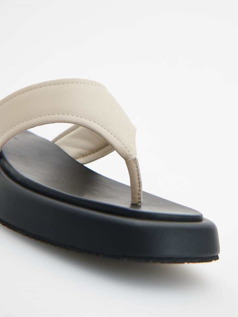 Reserved Skórzane flip flops Beżowe | IEZRLTW-48