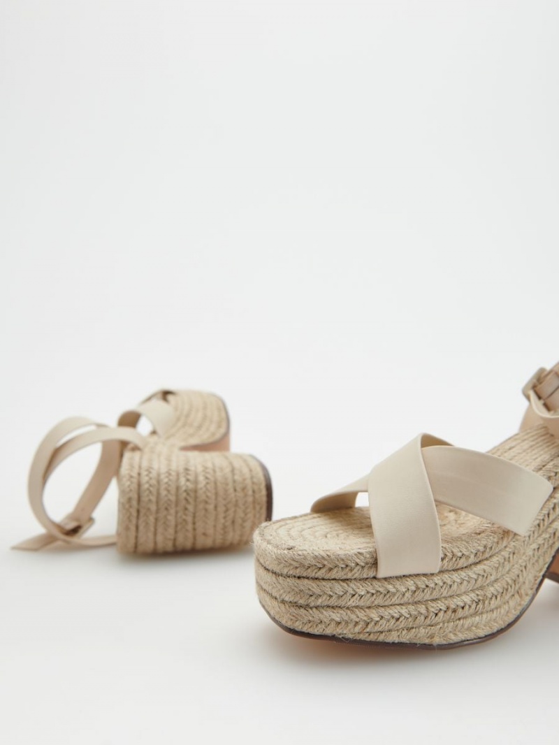 Reserved Skórzane sandals Ivory | UIDGPXV-83