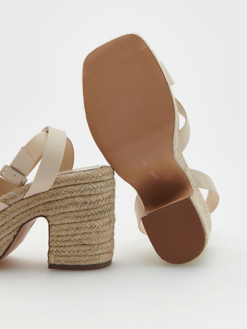 Reserved Skórzane sandals Ivory | UIDGPXV-83