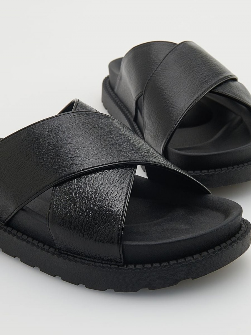 Reserved Thick sole sliders Czarne | GDLQZFV-35