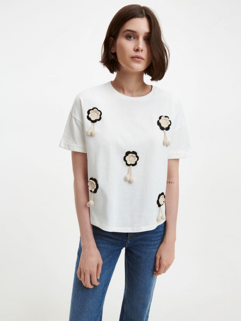 Reserved T-shirt with embroidered pattern Białe | UMCRKOG-35