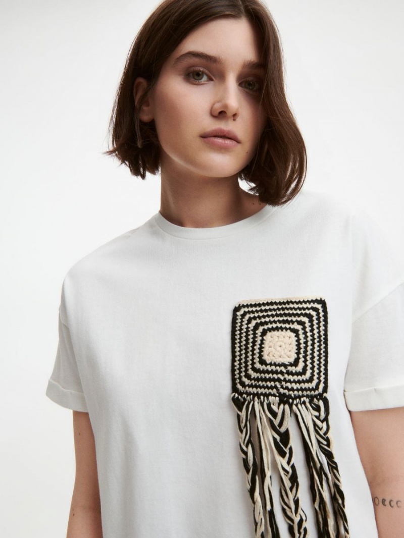 Reserved T-shirt with embroidered pattern Białe | PVQZJLU-80